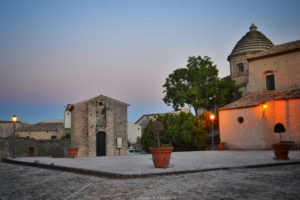 piazza delle tre chiese gerace